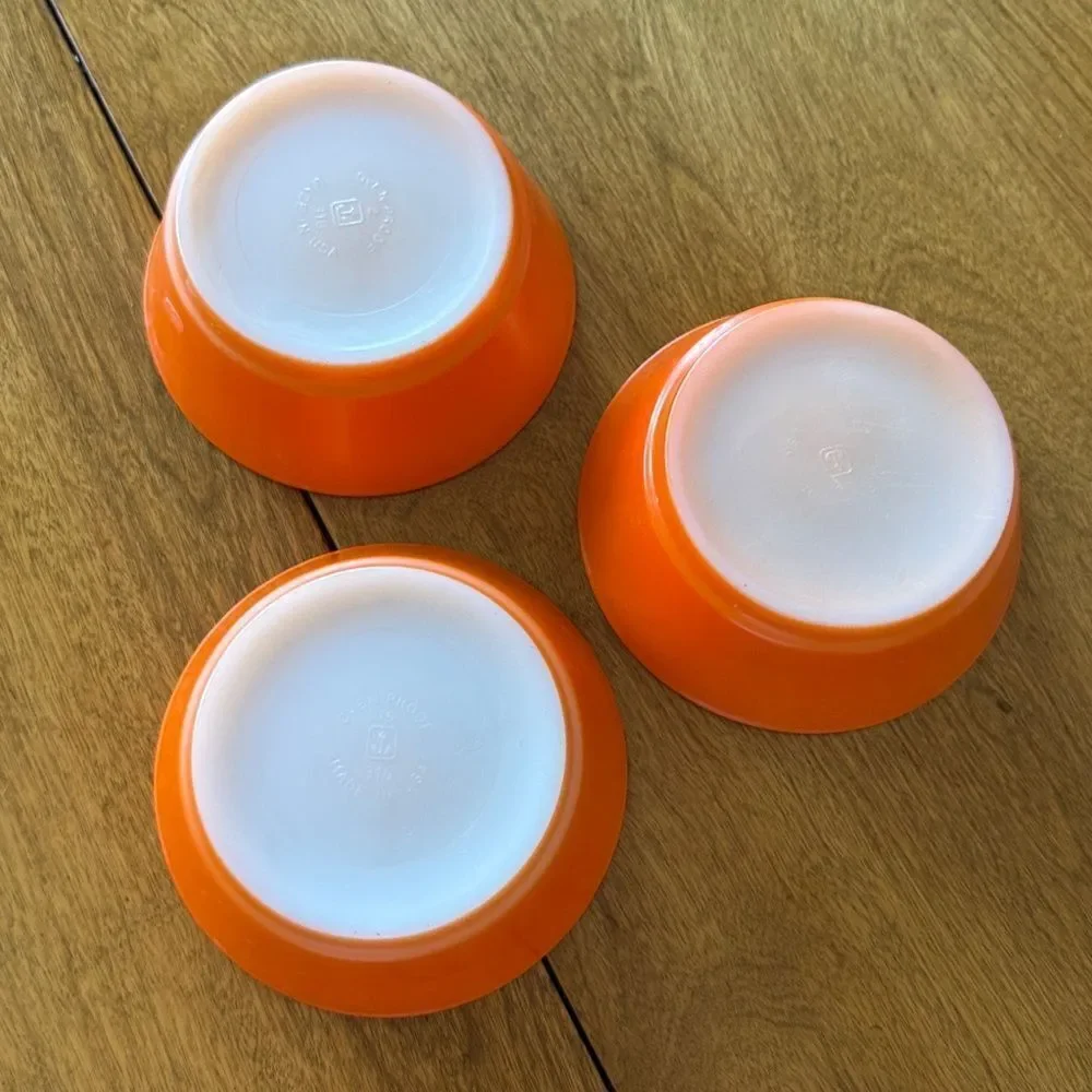 Set of 3 Anchor Hocking cereal bowls